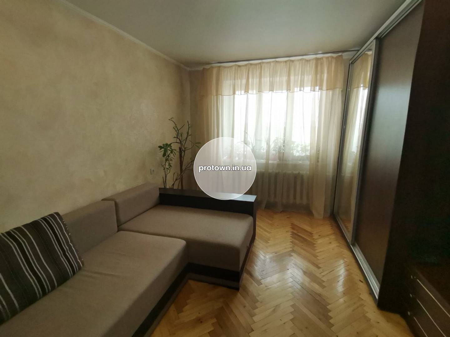 Предлагается к продаже 2-комнатная квартира. Метро Минская